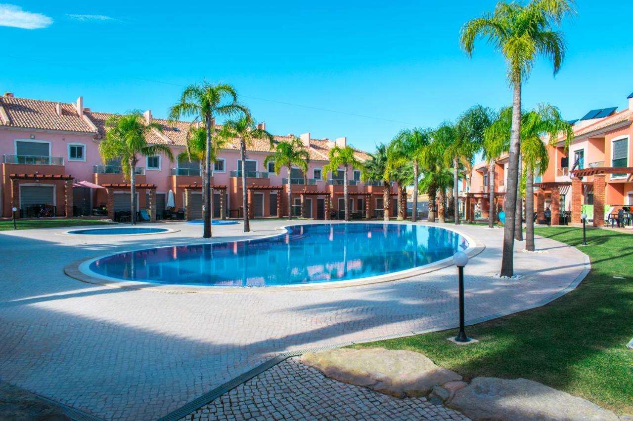 Moradia Jardins Do Vale Βίλα Αλμπουφέιρα Εξωτερικό φωτογραφία